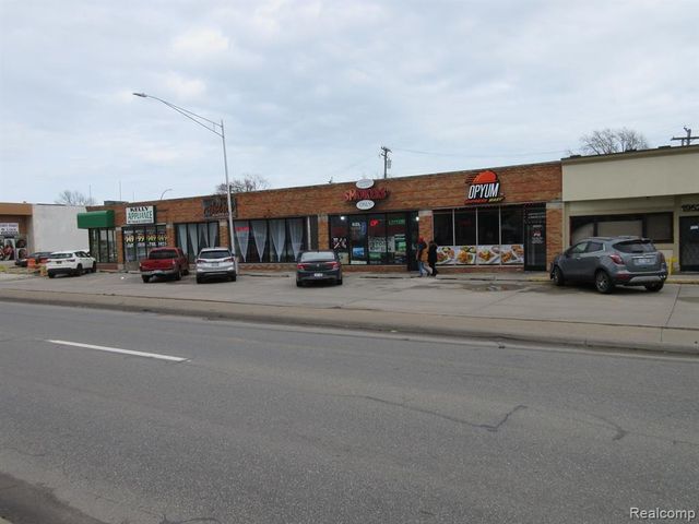 19528 Kelly Road, Harper Woods, MI 48225