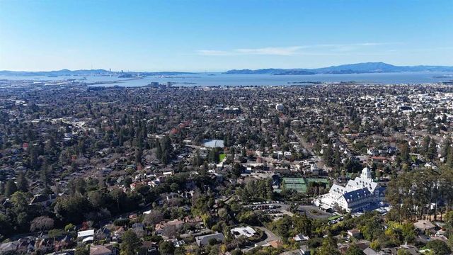 142 Gravatt Dr, Berkeley, CA 94705