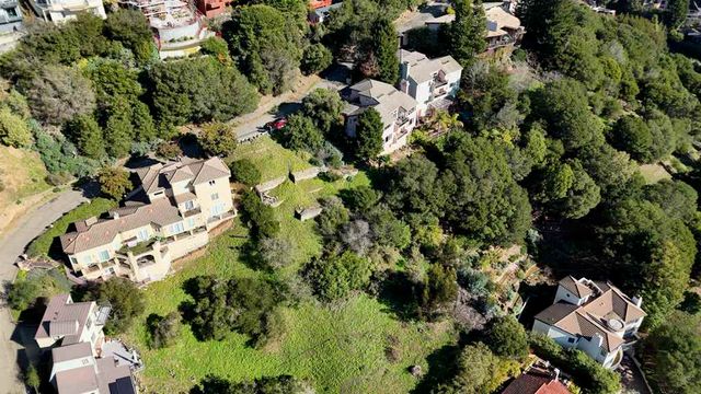 142 Gravatt Dr, Berkeley, CA 94705