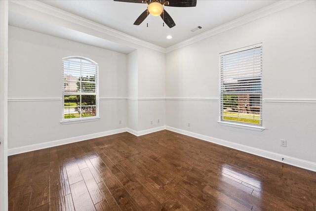 134 Pinewood Avenue, Red Oak, TX 75154