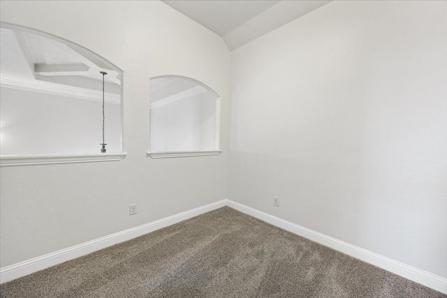 134 Pinewood Avenue, Red Oak, TX 75154