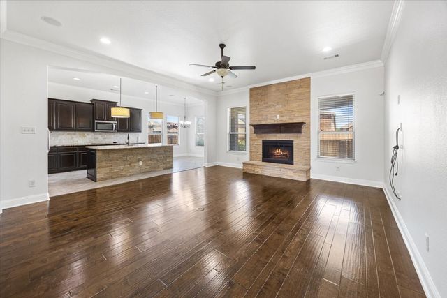 134 Pinewood Avenue, Red Oak, TX 75154