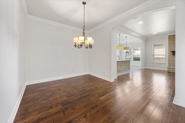 134 Pinewood Avenue, Red Oak, TX 75154