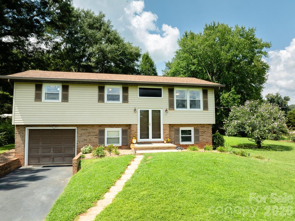 4671 Crystal Street, Claremont, NC 28610