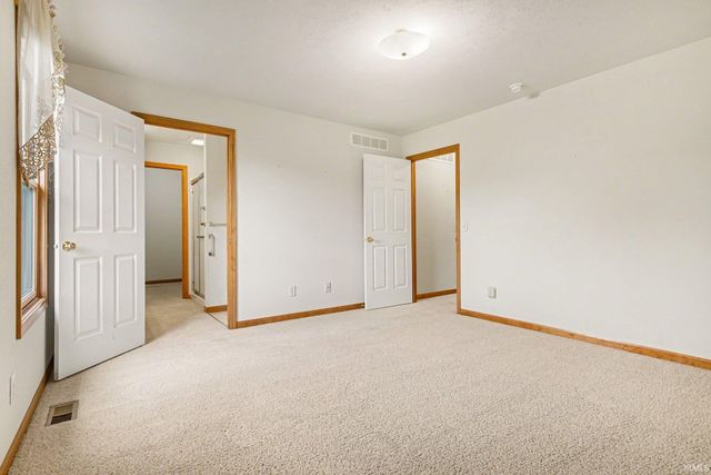 1122 Park Meadows Drive, Goshen, IN 46526