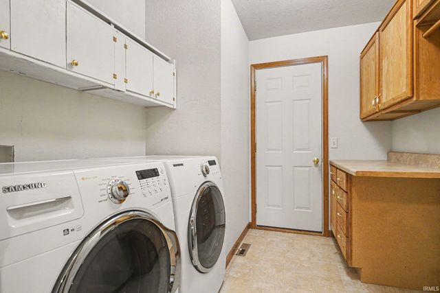 1122 Park Meadows Drive, Goshen, IN 46526