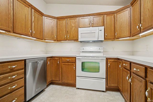 1122 Park Meadows Drive, Goshen, IN 46526