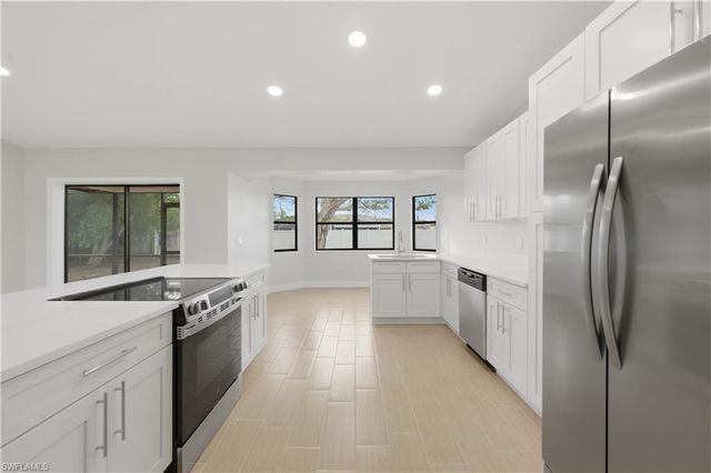 306 18th TER, Cape Coral, FL 33990