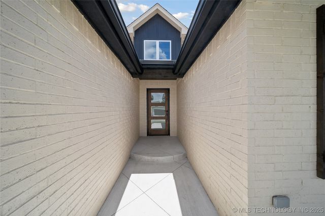 2044 E 129th Place S, Jenks, OK 74037