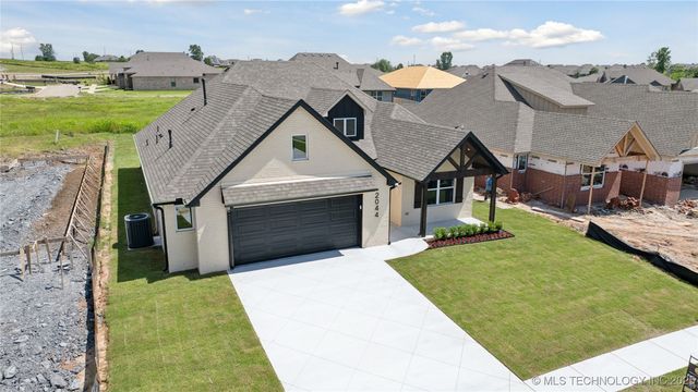 2044 E 129th Place S, Jenks, OK 74037