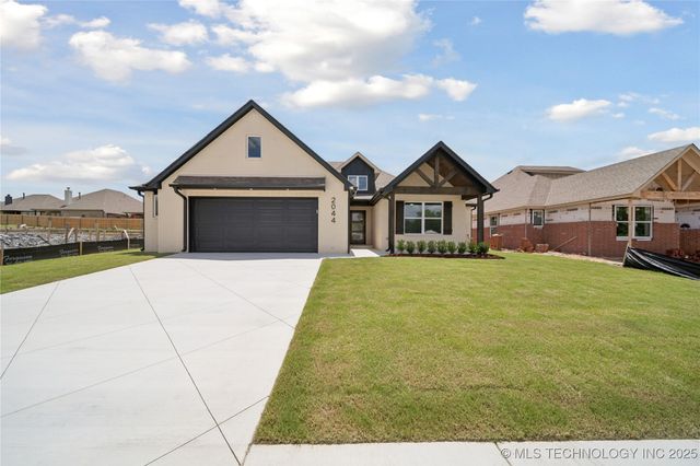 2044 E 129th Place S, Jenks, OK 74037