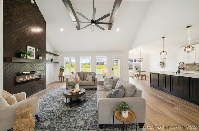 2044 E 129th Place S, Jenks, OK 74037