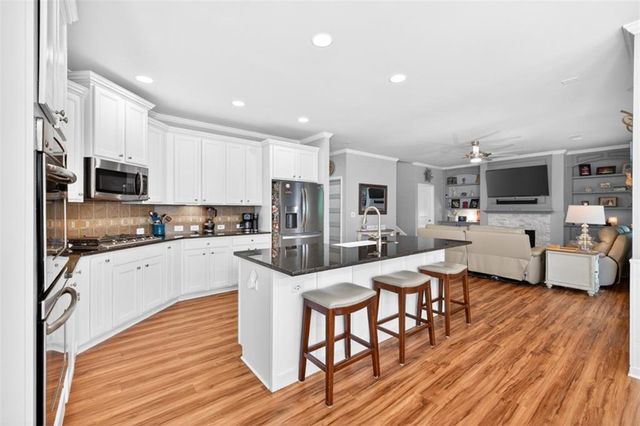 6600 Trail Side Drive, Flowery Branch, GA 30542