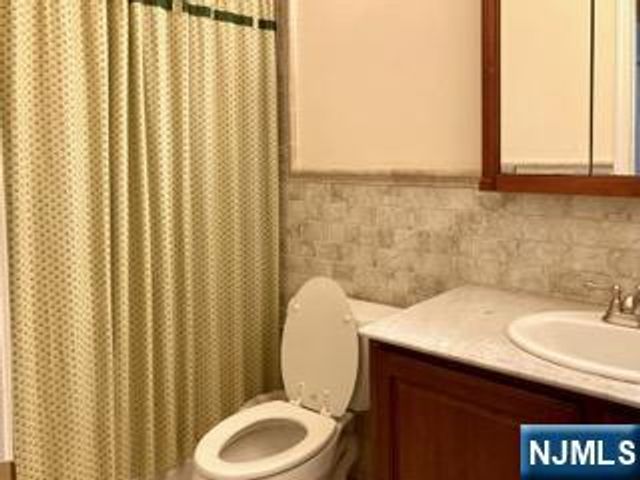 98 Hackensack Street, Wood Ridge, NJ 07075