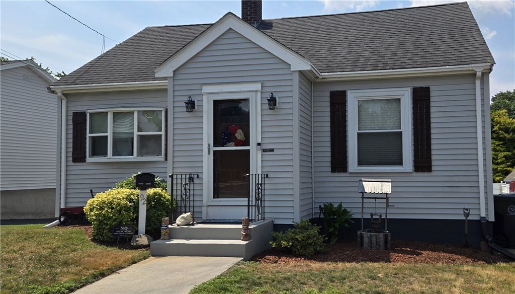 92 Silver Spring Avenue, East Providence, RI 02915