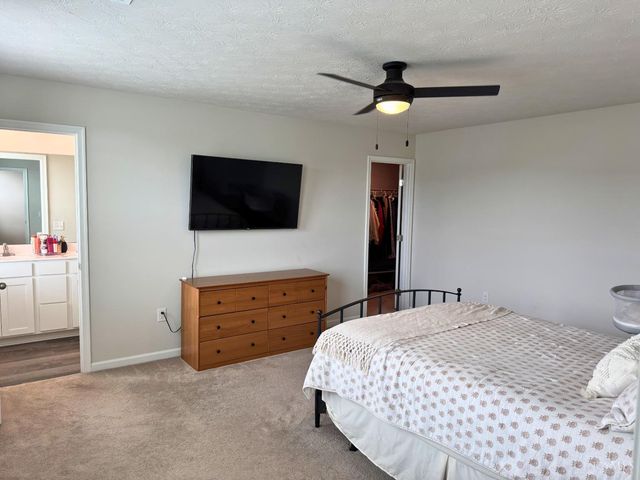 5935 Regatta Drive, Middletown, OH 45042
