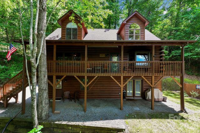 394 Hickory Drive, Waynesville, NC 28786