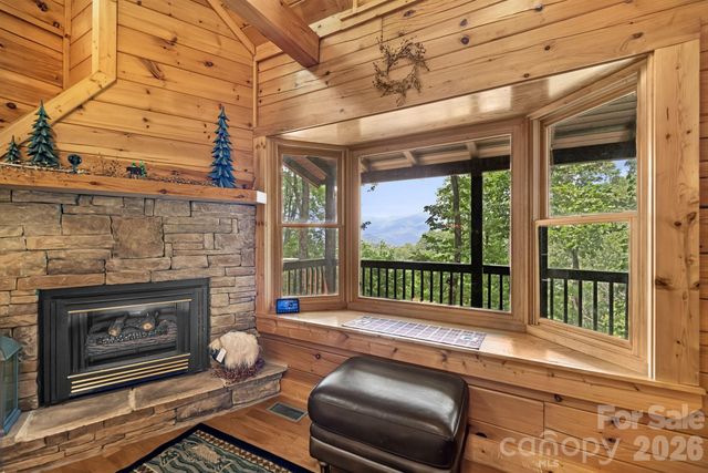 394 Hickory Drive, Waynesville, NC 28786