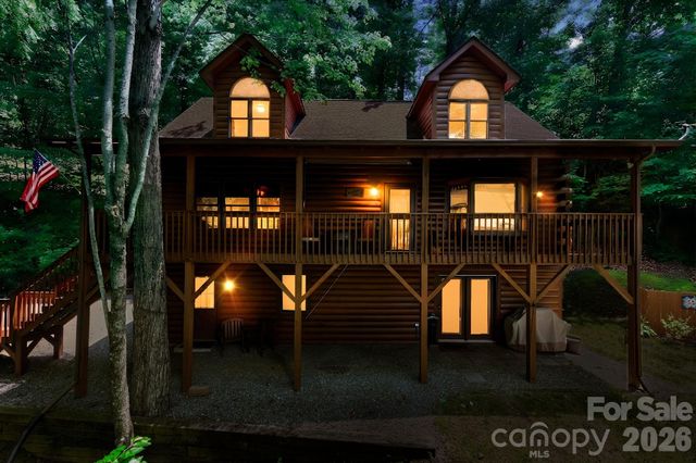 394 Hickory Drive, Waynesville, NC 28786
