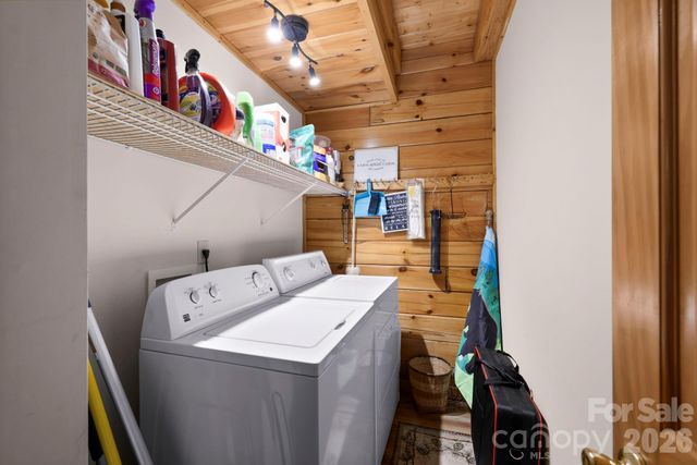 394 Hickory Drive, Waynesville, NC 28786