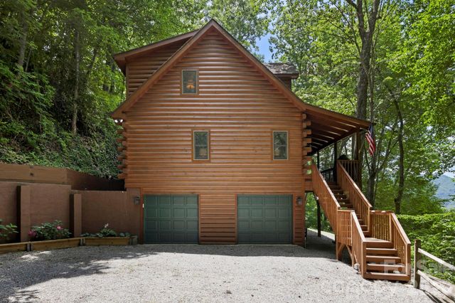 394 Hickory Drive, Waynesville, NC 28786