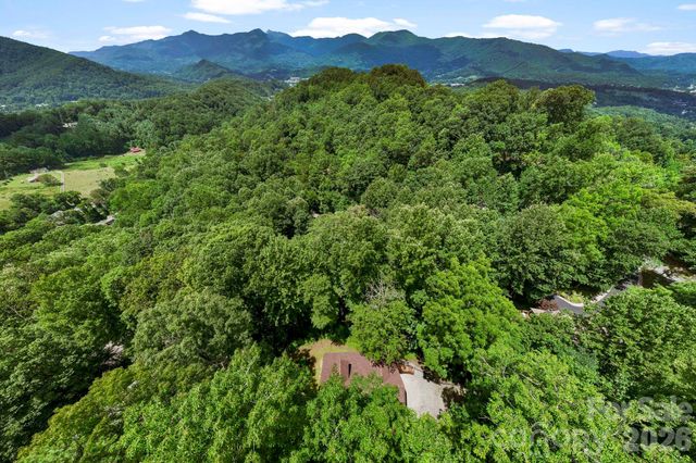 394 Hickory Drive, Waynesville, NC 28786