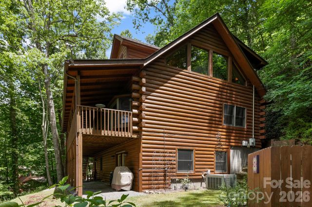 394 Hickory Drive, Waynesville, NC 28786