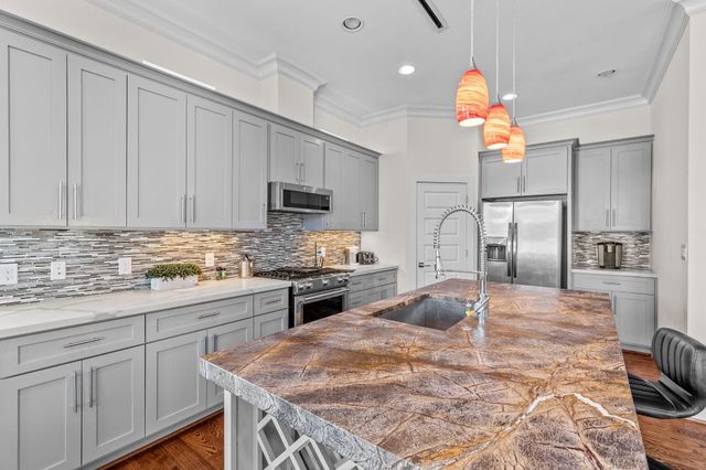 4831 Chenevert Street, Houston, TX 77004
