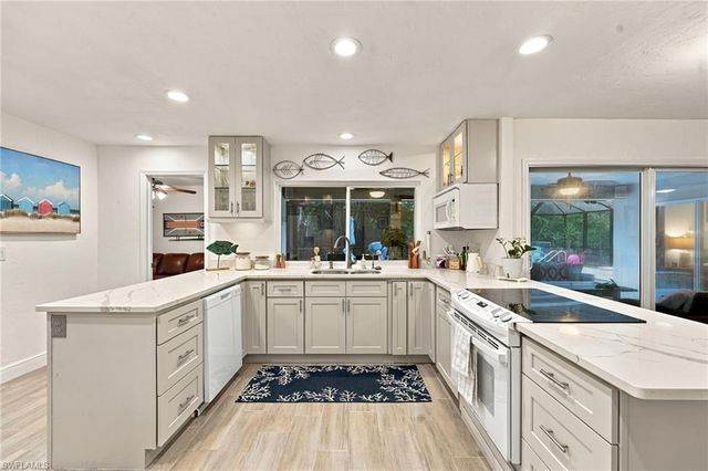 27160 Edenbridge CT, Bonita Springs, FL 34135