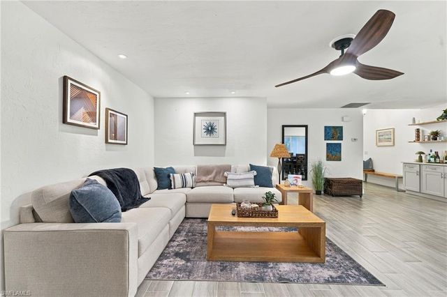 27160 Edenbridge CT, Bonita Springs, FL 34135