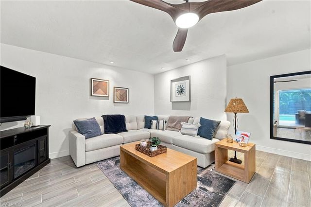 27160 Edenbridge CT, Bonita Springs, FL 34135