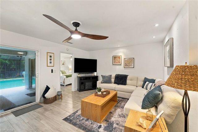 27160 Edenbridge CT, Bonita Springs, FL 34135