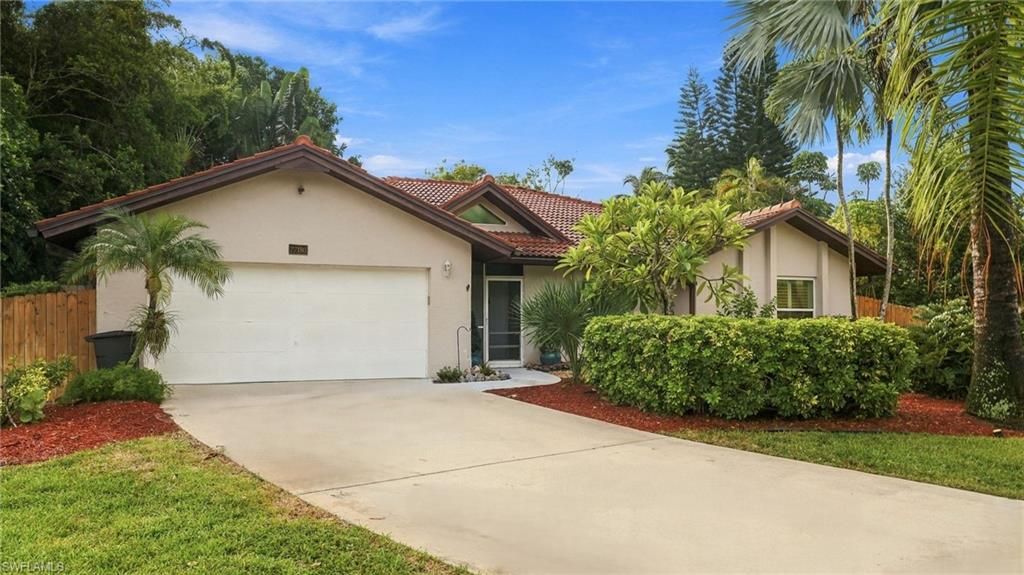 27160 Edenbridge CT, Bonita Springs, FL 34135