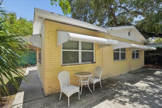 526 12TH AVENUE S, St Petersburg, FL 33701