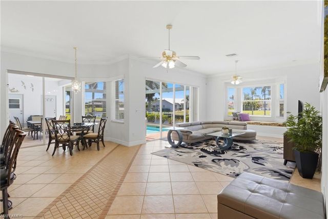 928 SE 33rd ST, Cape Coral, FL 33904