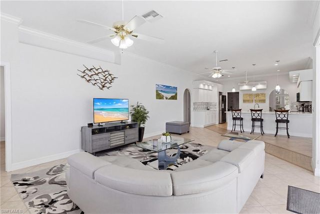 928 SE 33rd ST, Cape Coral, FL 33904