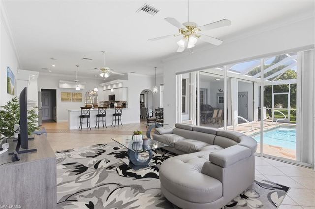 928 SE 33rd ST, Cape Coral, FL 33904