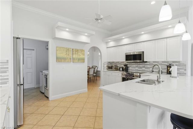 928 SE 33rd ST, Cape Coral, FL 33904