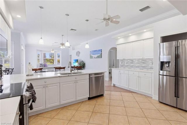 928 SE 33rd ST, Cape Coral, FL 33904