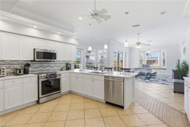 928 SE 33rd ST, Cape Coral, FL 33904