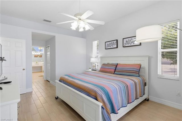 928 SE 33rd ST, Cape Coral, FL 33904