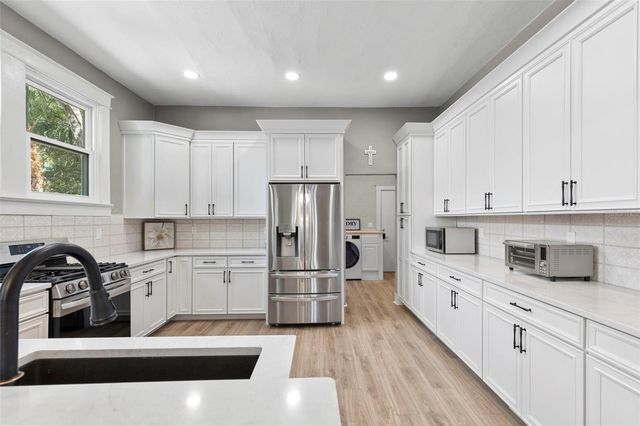 1917 W LEMON STREET, Tampa, FL 33606