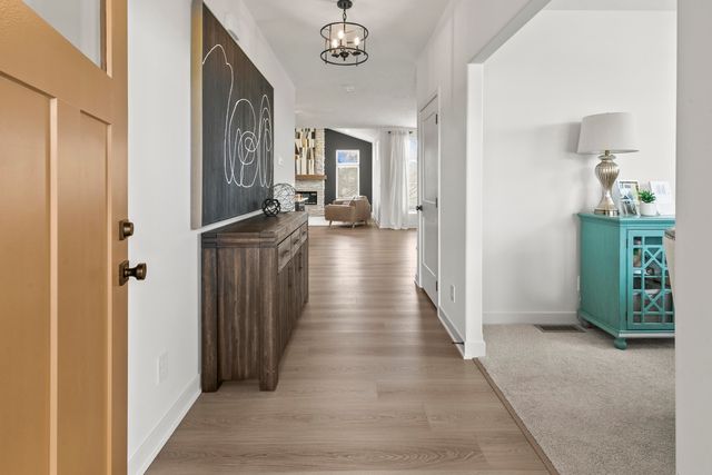 1896 HEMLOCK Street, Council Bluffs, IA 51503