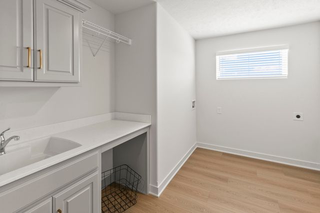 1896 HEMLOCK Street, Council Bluffs, IA 51503