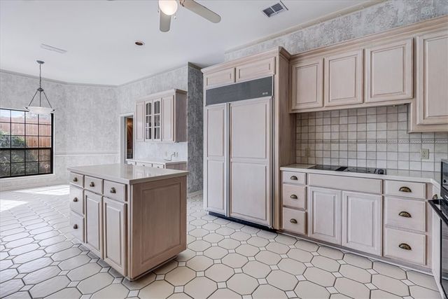 4815 Ocean Dr, Corpus Christi, TX 78412