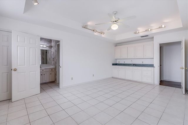 4815 Ocean Dr, Corpus Christi, TX 78412