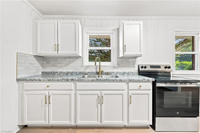 1664 NE 23rd Street, Winston-salem, NC 27105