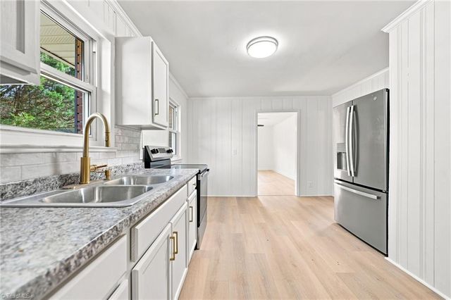1664 NE 23rd Street, Winston-salem, NC 27105
