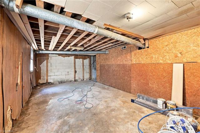 1664 NE 23rd Street, Winston-salem, NC 27105