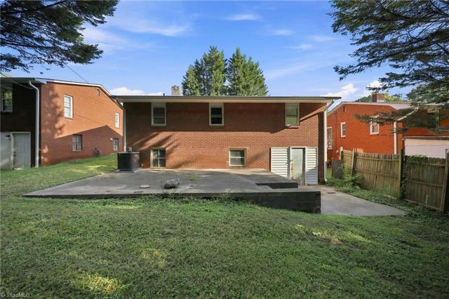 1664 NE 23rd Street, Winston-salem, NC 27105